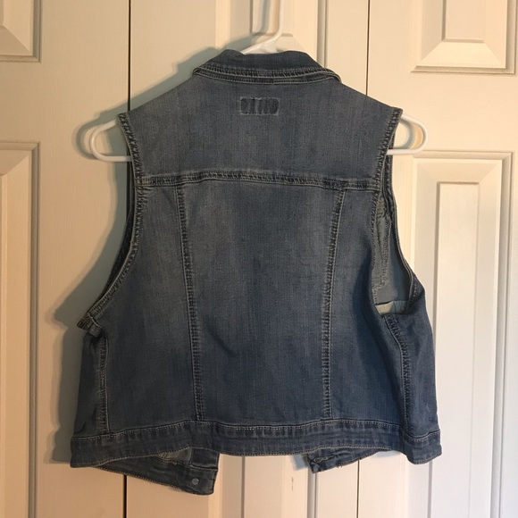 Sleeveless Jean Jacket - Picture 2 of 2